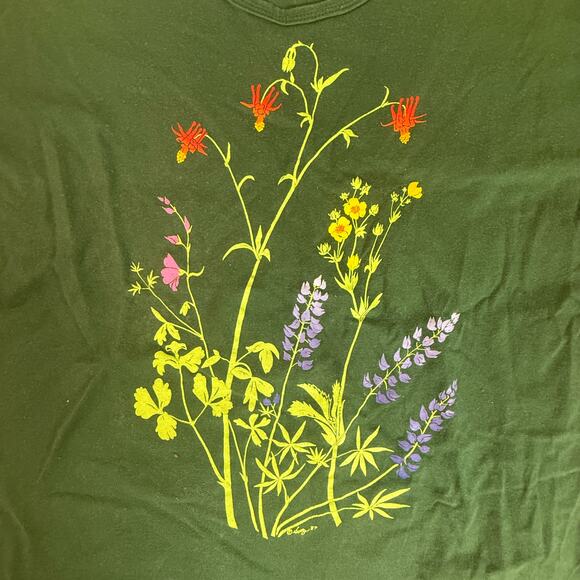 Green Graphic Flower Tee Shirt Wildflower Print 100% Cotton Single Stitch - Picture 4 of 7